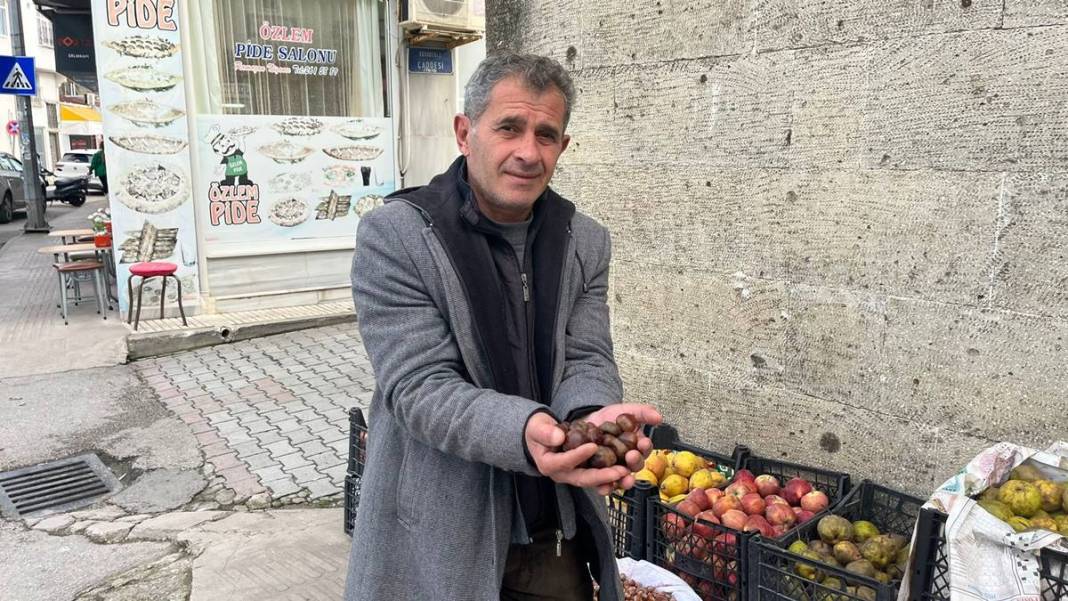 Tezgahta son günleri fakat fiyatını duyan ardına bakmadan kaçıyor! Fiyatlar cep yakıyor, vatandaş alışverişi unuttu 1